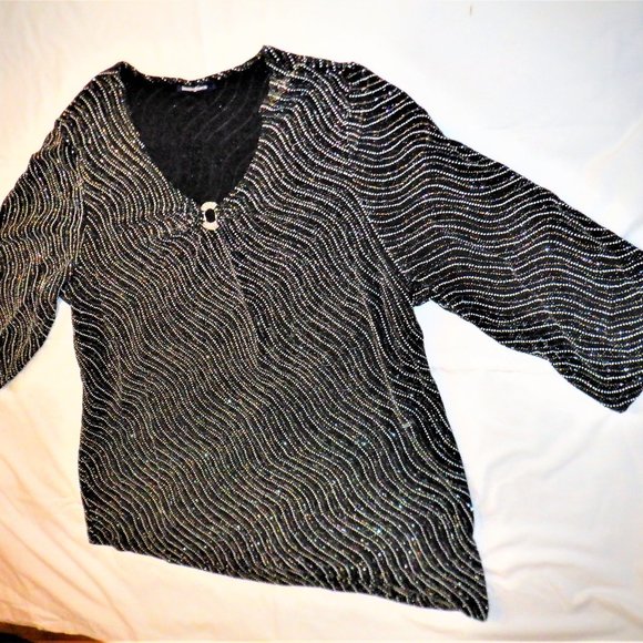 Luxurious ~~~ PENNINGTON ~~~ TOP / Glittery Broach in Center XXXL - Picture 5 of 5